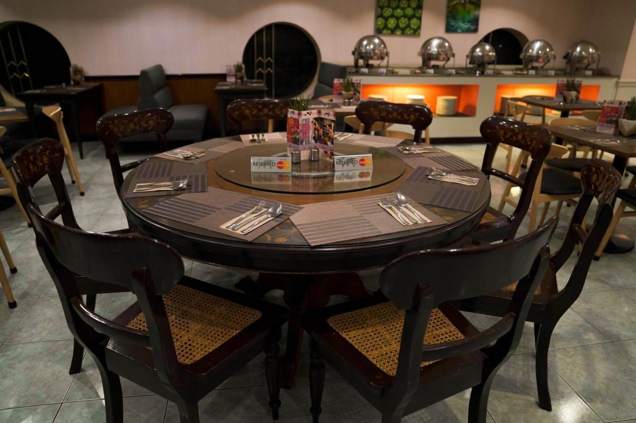 Hotel Berjaya Makati 3*