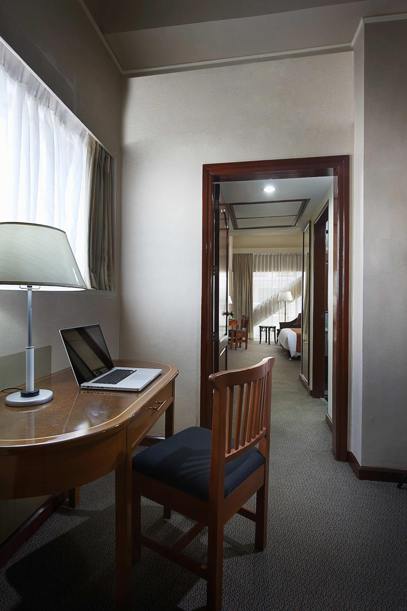 Hotel Berjaya Makati