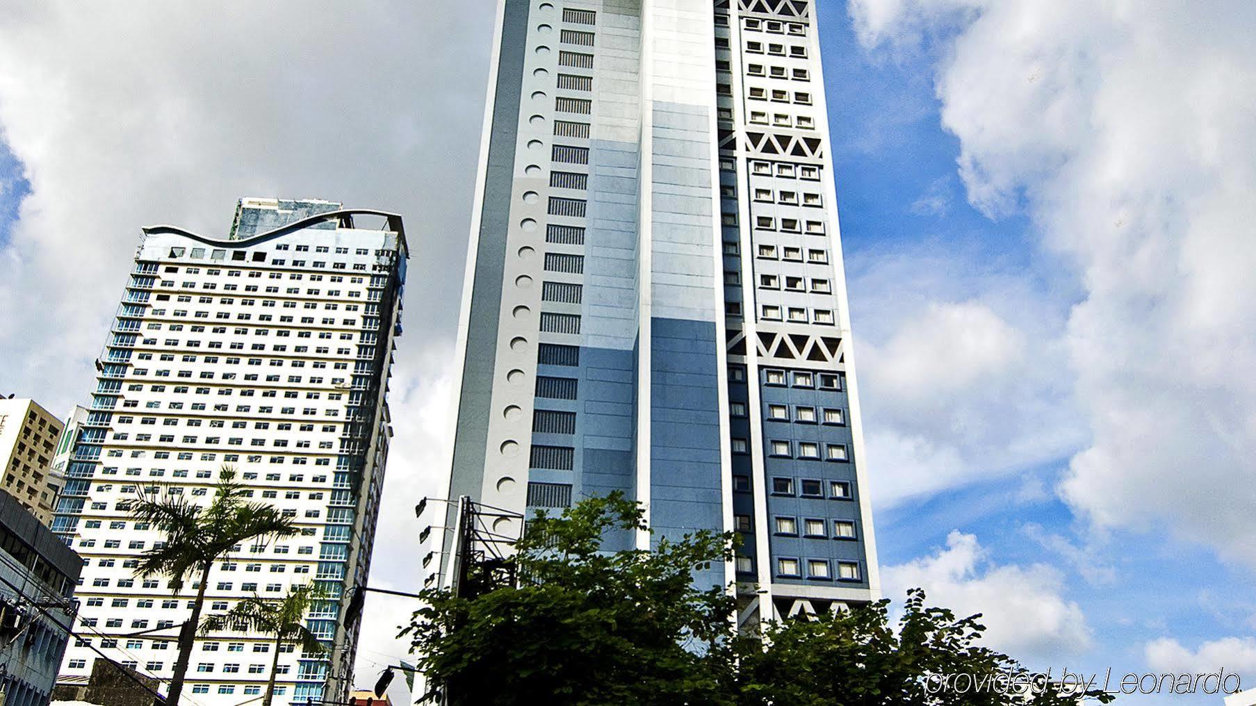 Berjaya Makati 3*
